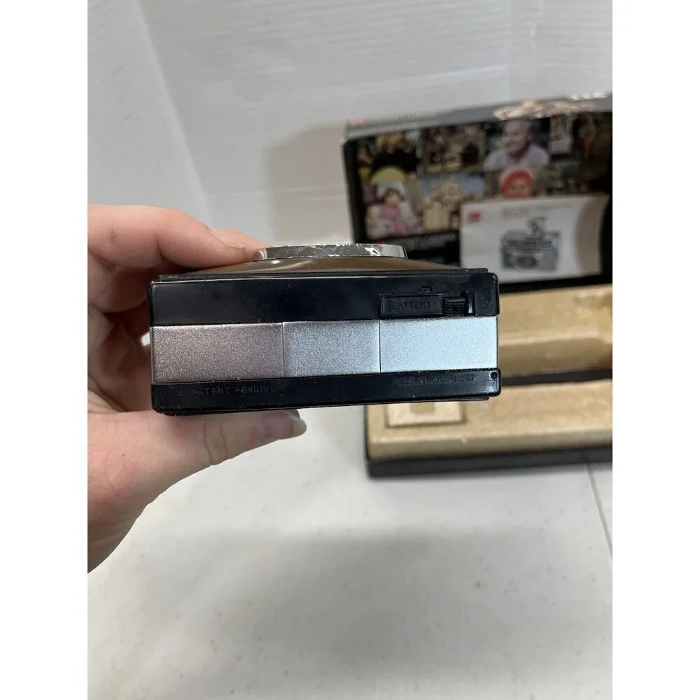 Vintage GAF Model: 236 XF Camera - Instant-Loading Color Outfit NOT TESTED